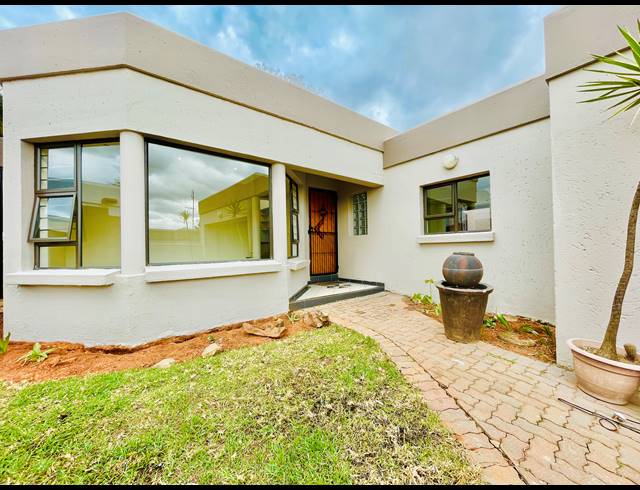5 BEDROOM CLUSTER RENTED IN PAULSHOF
